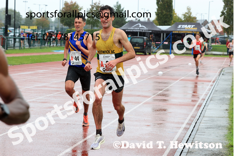 Senior Mens 6 Stage 2025 Northern Athletics Autumn Road Relays, Leigh, Lancashire. Photo: David T. Hewitson/Sports for All Pics